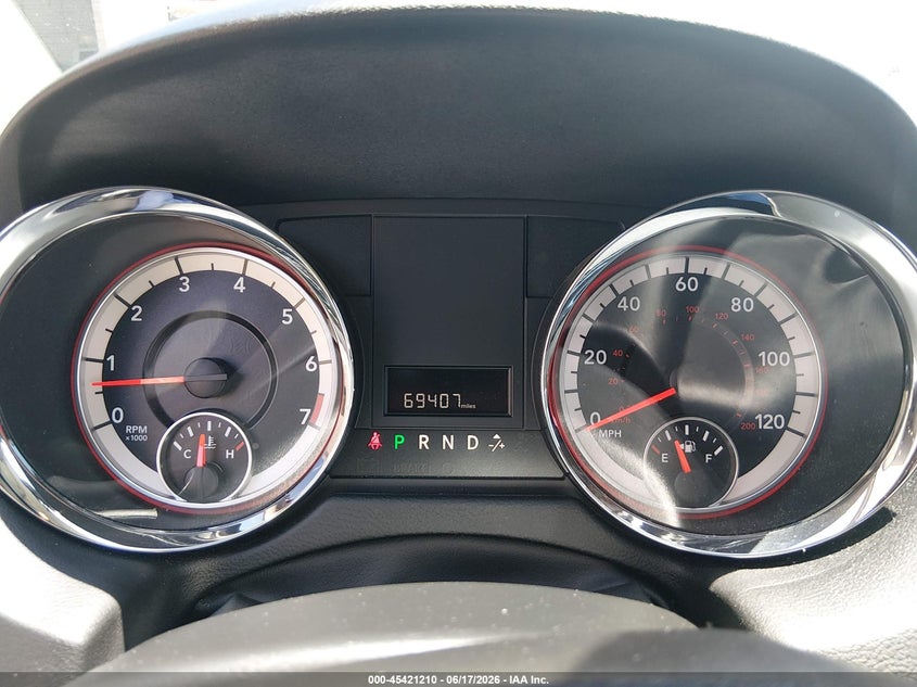 2017 Dodge Grand caravan VIN 2C4RDGBG0HR780551 IAAI salvage auction — NORMAL WEAR, SF97 (California), sold $7,350 on 2026-07-30 (photo 7)