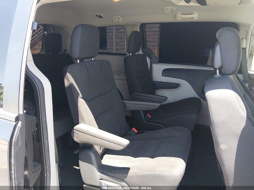 2017 Dodge Grand caravan VIN 2C4RDGBG0HR780551 IAAI salvage auction — NORMAL WEAR, SF97 (California), sold $7,350 on 2026-07-30 (photo 8)