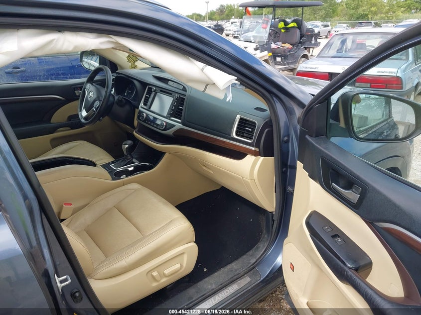 2015 Toyota Highlander VIN 5TDDCRFH7FS012808 IAAI salvage auction — BIOHAZARD/CHEMICAL, Salvage Title, sold $5,000 on 2026-07-31 (photo 5)