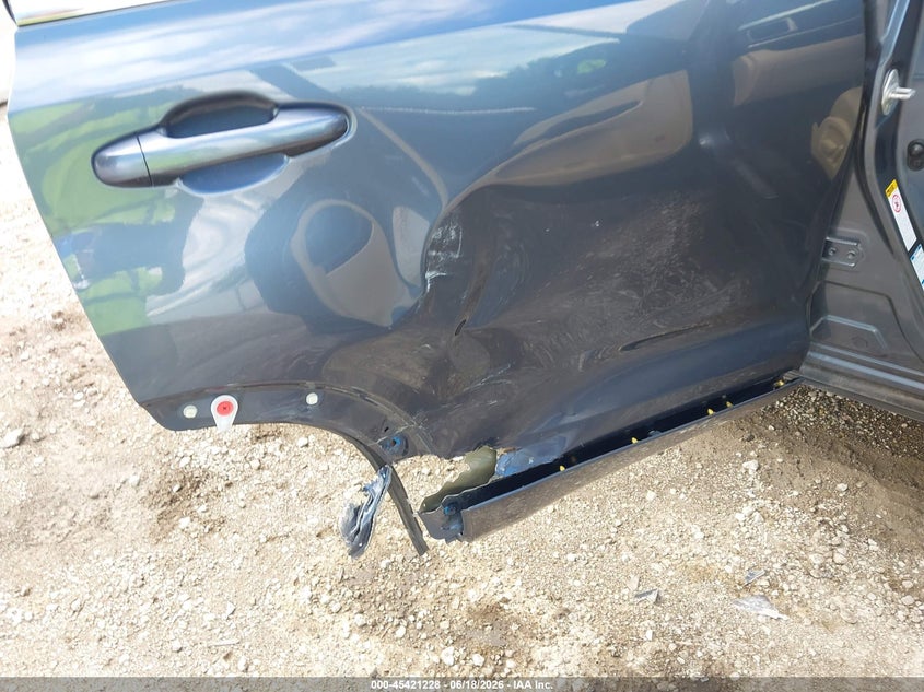 2015 Toyota Highlander VIN 5TDDCRFH7FS012808 IAAI salvage auction — BIOHAZARD/CHEMICAL, Salvage Title, sold $5,300 on 2026-07-31 (photo 6)