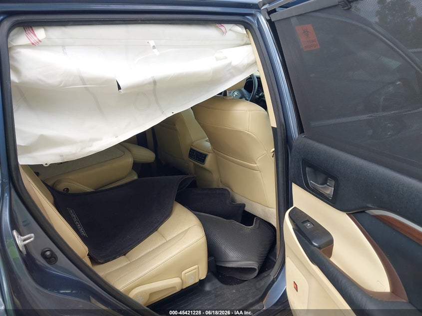 2015 Toyota Highlander VIN 5TDDCRFH7FS012808 IAAI salvage auction — BIOHAZARD/CHEMICAL, Salvage Title, sold $5,300 on 2026-07-31 (photo 8)