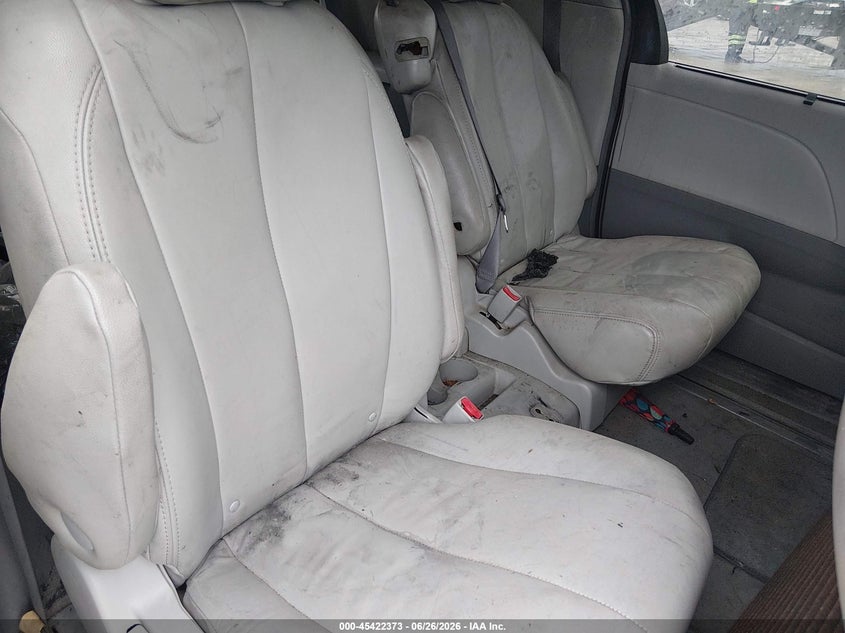 2011 Toyota Sienna VIN 5TDKK3DC6BS045601 IAAI salvage auction — ENGINE BURN, Salvage (Indiana), sold $325 on 2026-07-28 (photo 8)