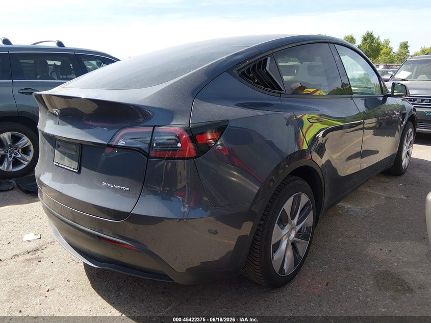 2021 Tesla Model 3 VIN 5YJ3E1ECXMF065484 IAAI salvage auction — SIDE, Salvage Title, sold $6,250 on 2026-07-30 (photo 4)