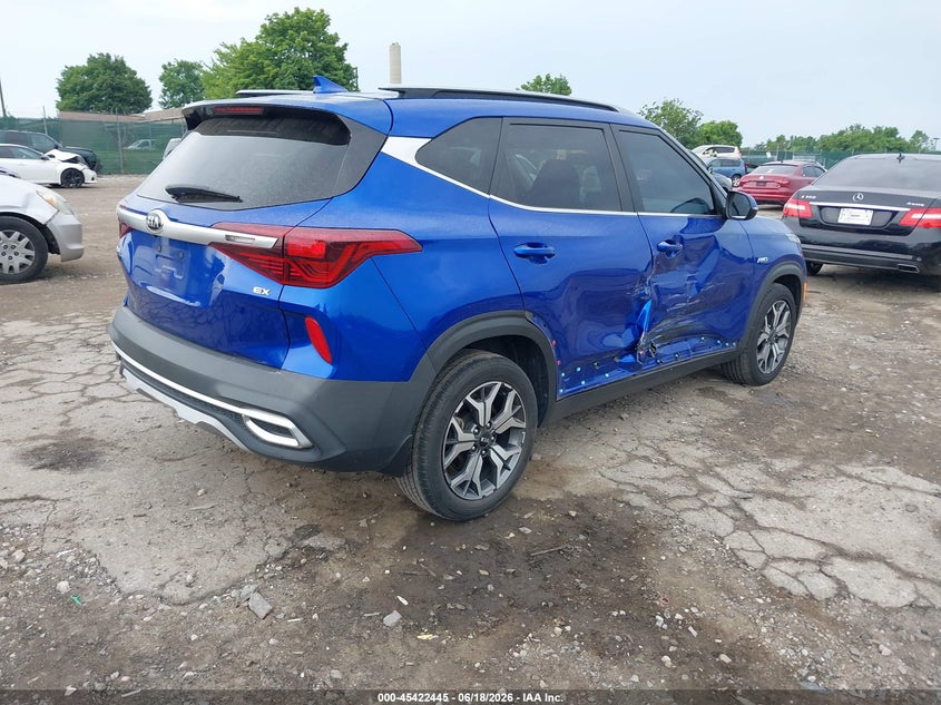 2021 Kia Seltos VIN KNDERCAA9M7186171 IAAI salvage auction — SIDE, Wait Title, sold $4,300 on 2026-08-02 (photo 4)