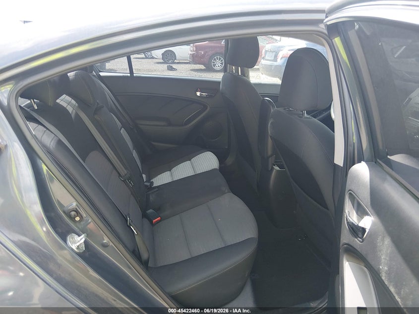 2015 Kia Forte VIN KNAFX4A6XF5274167 IAAI salvage auction — FRONT END, Salvage Title, sold $500 on 2026-07-29 (photo 8)