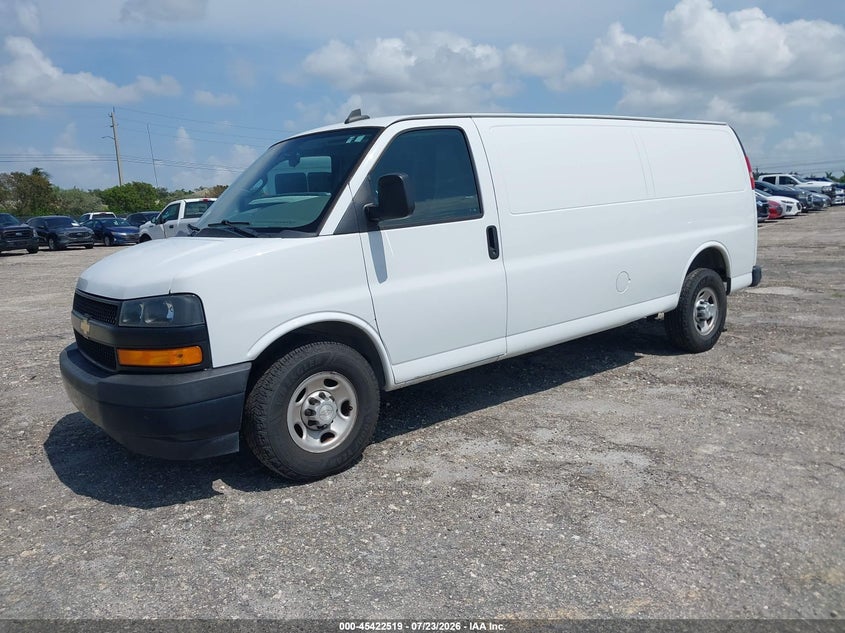 2018 Chevrolet VIN 1GCZGHFG9J1300685 IAAI salvage auction — NORMAL WEAR, SF97 (Florida), sold $25 on 2026-09-09 (photo 2)
