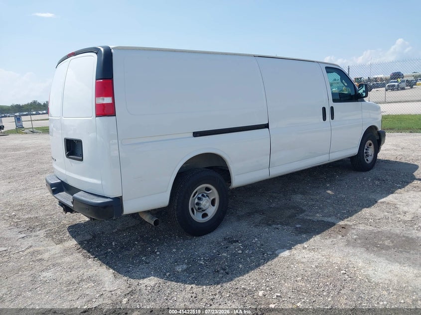 2018 Chevrolet VIN 1GCZGHFG9J1300685 IAAI salvage auction — NORMAL WEAR, SF97 (Florida), sold $25 on 2026-09-09 (photo 4)
