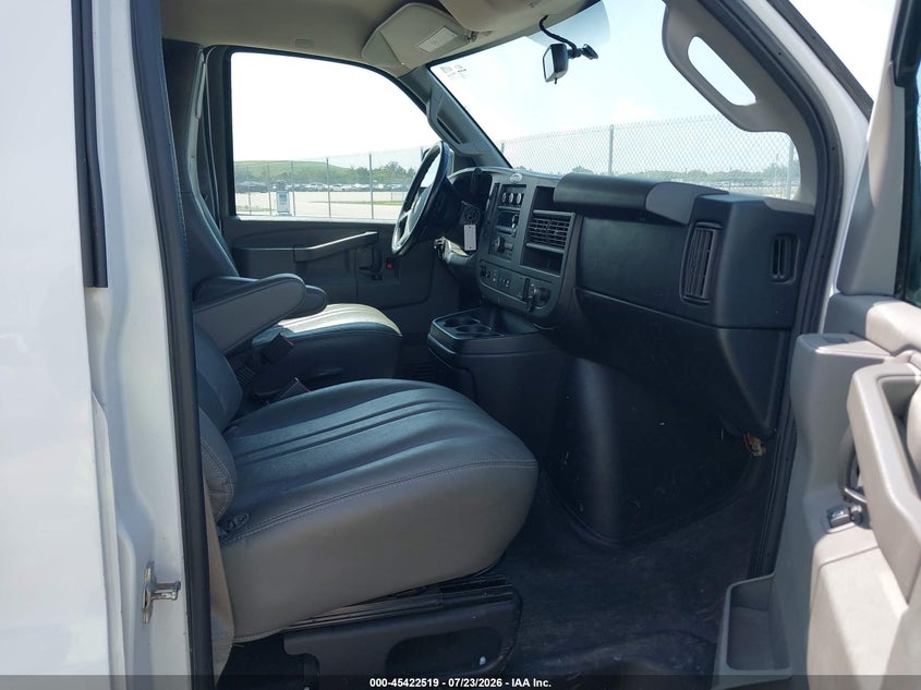 2018 Chevrolet VIN 1GCZGHFG9J1300685 IAAI salvage auction — NORMAL WEAR, SF97 (Florida), sold $25 on 2026-09-09 (photo 5)