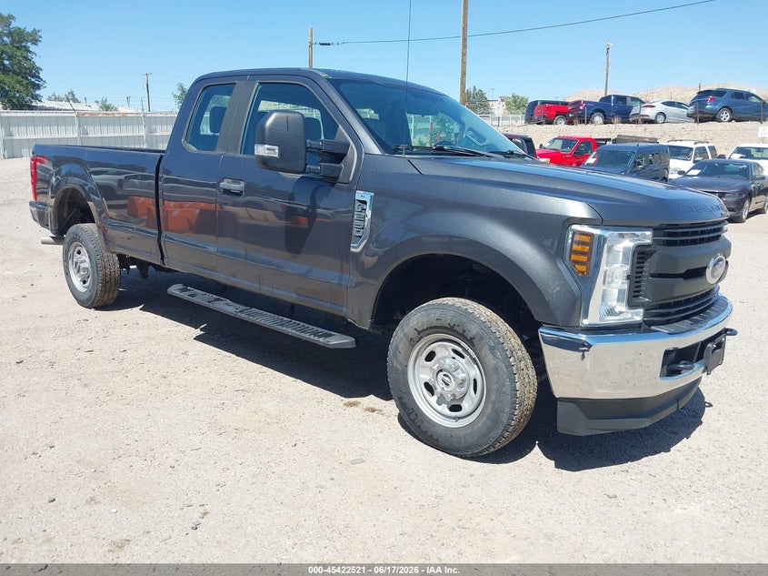 2018 Ford F-250 VIN 1FT7X2B60JEC69952 — IAAI salvage auction photo