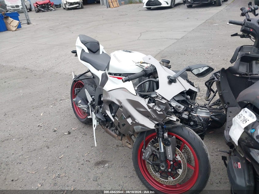 2025 Kawasaki Zx VIN JKBZXJJ17SA023214 IAAI salvage auction — FRONT END, Salvage Title, sold $25 on 2026-07-29 (photo 1)