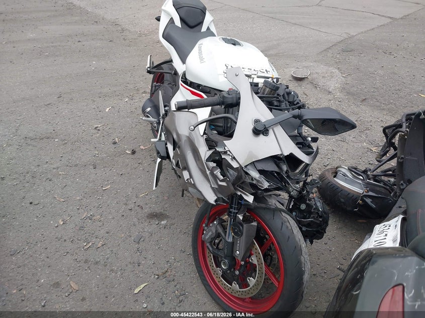 2025 Kawasaki Zx VIN JKBZXJJ17SA023214 IAAI salvage auction — FRONT END, Salvage Title, sold $25 on 2026-07-29 (photo 5)