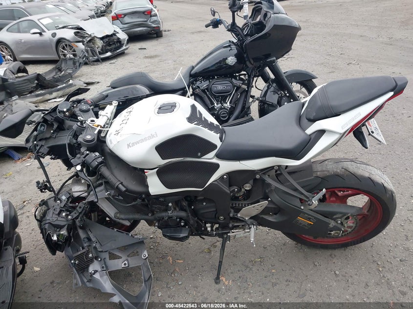 2025 Kawasaki Zx VIN JKBZXJJ17SA023214 IAAI salvage auction — FRONT END, Salvage Title, sold $25 on 2026-07-29 (photo 9)