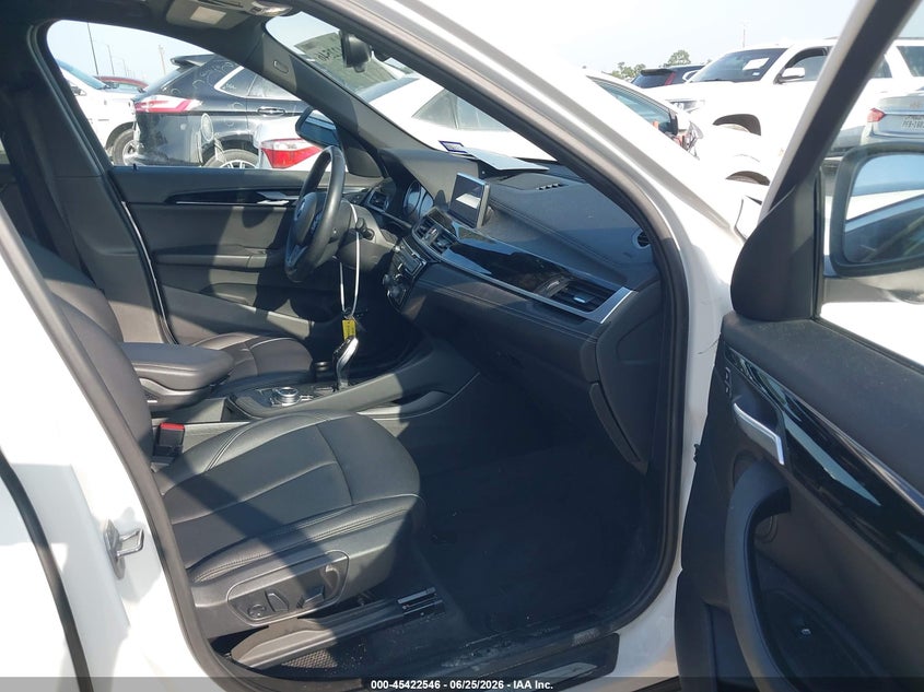2020 BMW X1 VIN WBXJG7C04L3L81684 IAAI salvage auction — SIDE, Salvage Title, sold $6,200 on 2026-08-02 (photo 5)