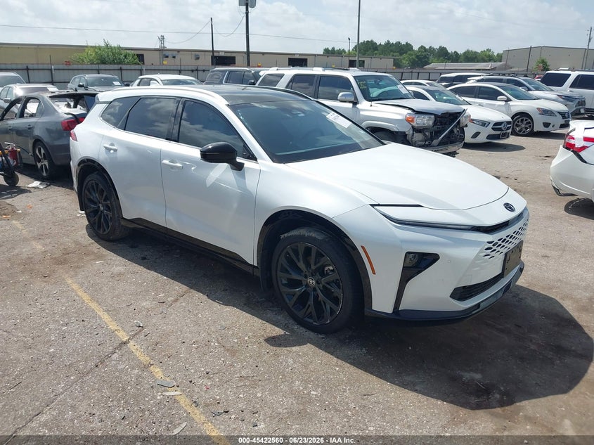 2025 Toyota Crown signia VIN JTDACAAJ4S3034212 IAAI salvage auction — SIDE, Salvage (Texas), sold $18,000 on 2026-07-22 (photo 1)