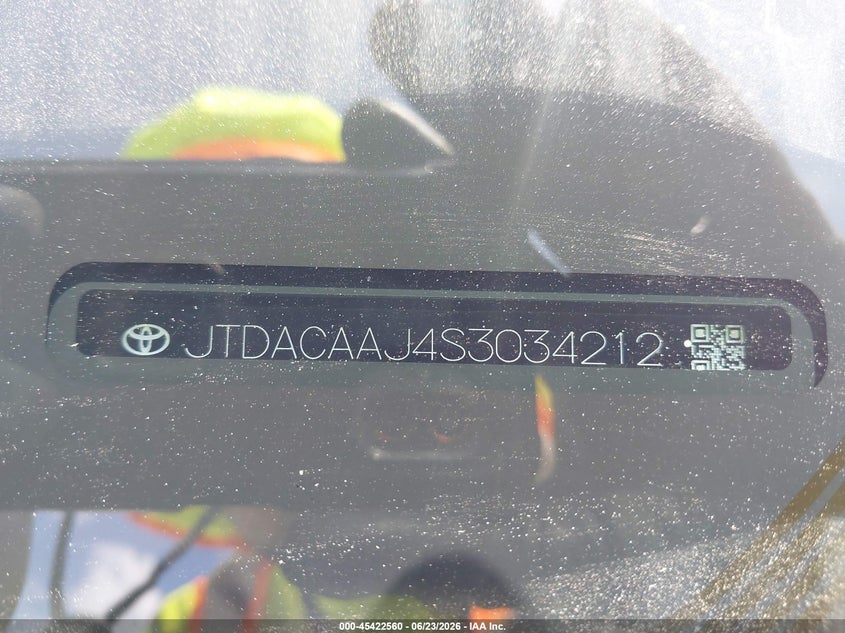 2025 Toyota Crown signia VIN JTDACAAJ4S3034212 IAAI salvage auction — SIDE, Salvage (Texas), sold $18,000 on 2026-07-22 (photo 9)