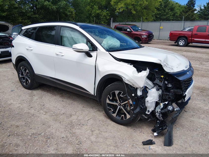 2024 Kia Sportage VIN KNDPVCDG2R7174455 IAAI salvage auction — RIGHT FRONT, Salvage (Wisconsin), sold $8,100 on 2026-07-15 (photo 1)