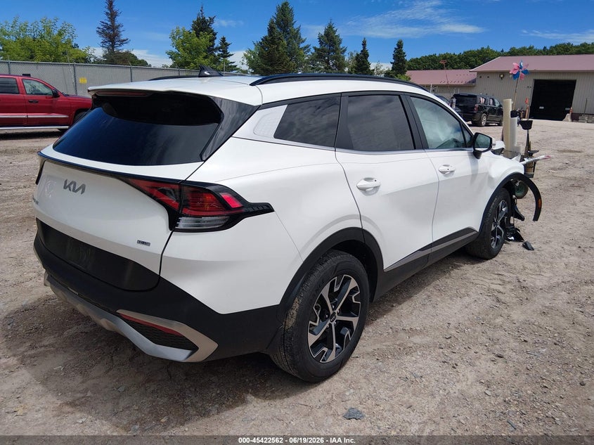2024 Kia Sportage VIN KNDPVCDG2R7174455 IAAI salvage auction — RIGHT FRONT, Salvage (Wisconsin), sold $8,100 on 2026-07-15 (photo 4)