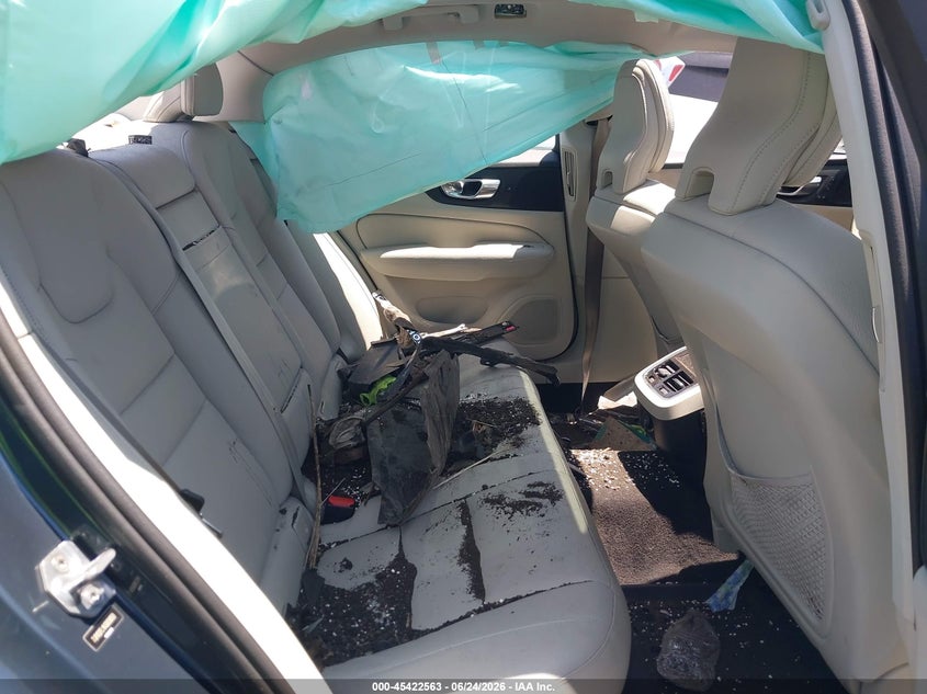 2019 Volvo S60 VIN 7JR102FL1KG003650 IAAI salvage auction — REAR END, Salvage Title, sold $2,975 on 2026-07-22 (photo 8)