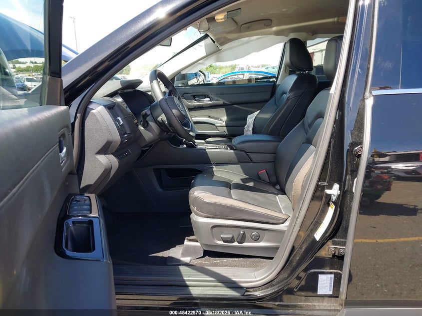 2025 Nissan Pathfinder VIN 5N1DR3CC7SC211028 IAAI salvage auction — SIDE, Salvage Title, sold $11,000 on 2026-08-27 (photo 5)