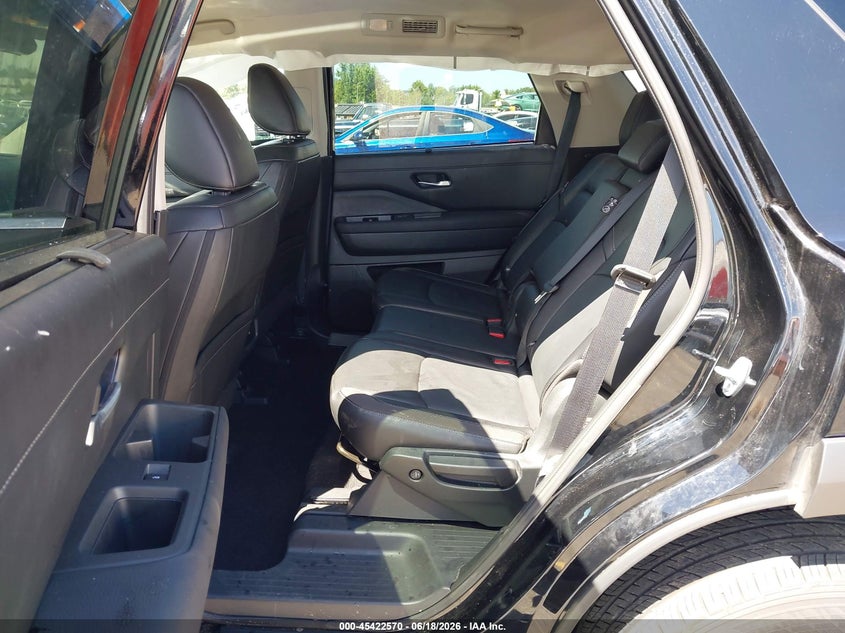 2025 Nissan Pathfinder VIN 5N1DR3CC7SC211028 IAAI salvage auction — SIDE, Salvage Title, sold $11,000 on 2026-08-27 (photo 8)