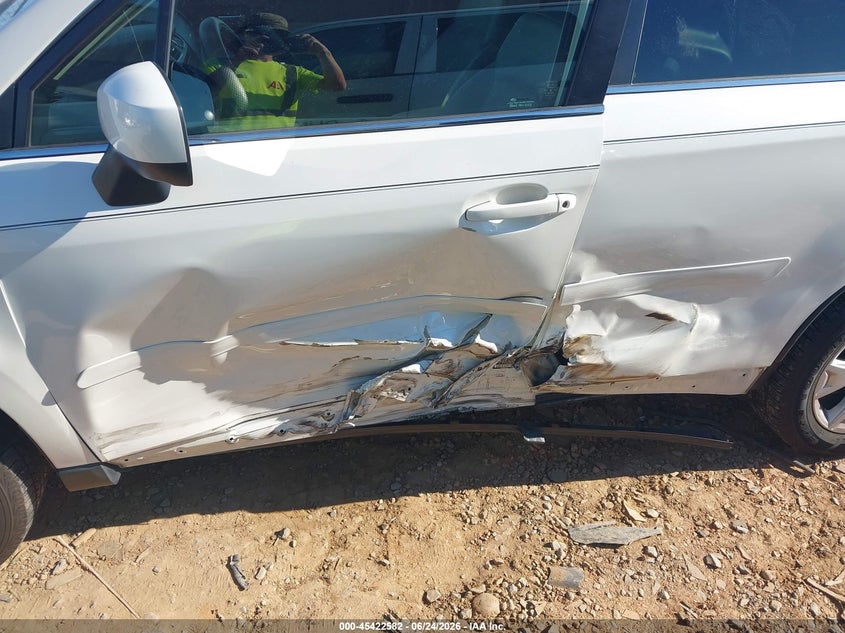 2016 Subaru Forester VIN JF2SJAHCXGH501226 IAAI salvage auction — SIDE, Salvage Title, sold $3,650 on 2026-07-31 (photo 6)