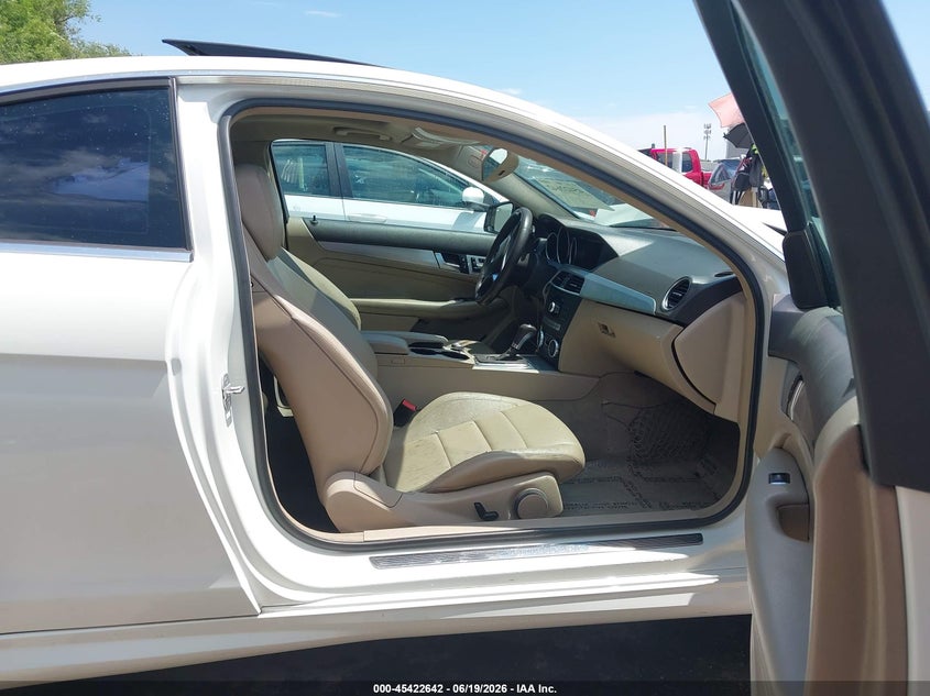 2012 Mercedes-benz C-klasse VIN WDDGJ4HB4CF847832 IAAI salvage auction — FRONT END, Salvage (Utah), sold $850 on 2026-07-23 (photo 5)