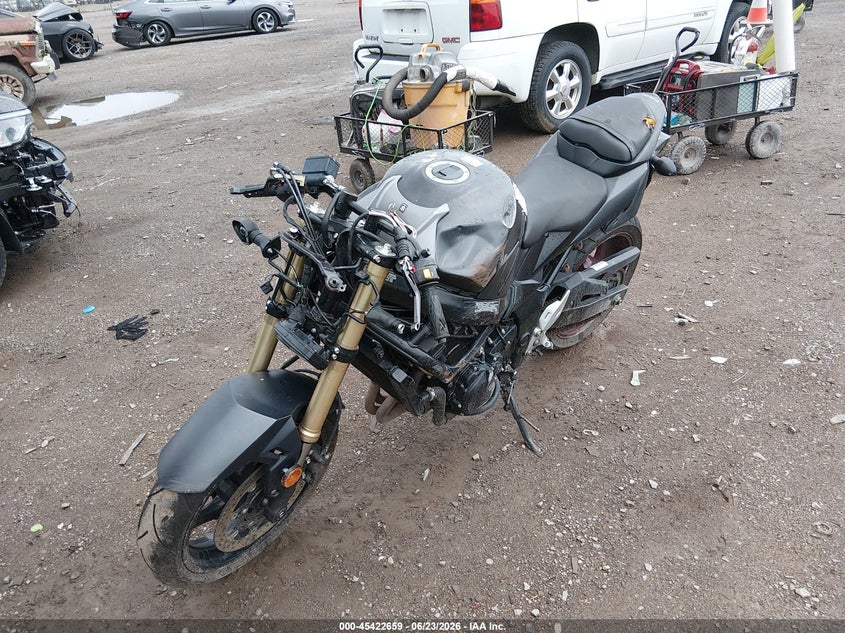 2015 Suzuki VIN JS1GR7NA9F2101219 IAAI salvage auction — LEFT SIDE, Salvage (Tennessee), sold $125 on 2026-07-08 (photo 2)