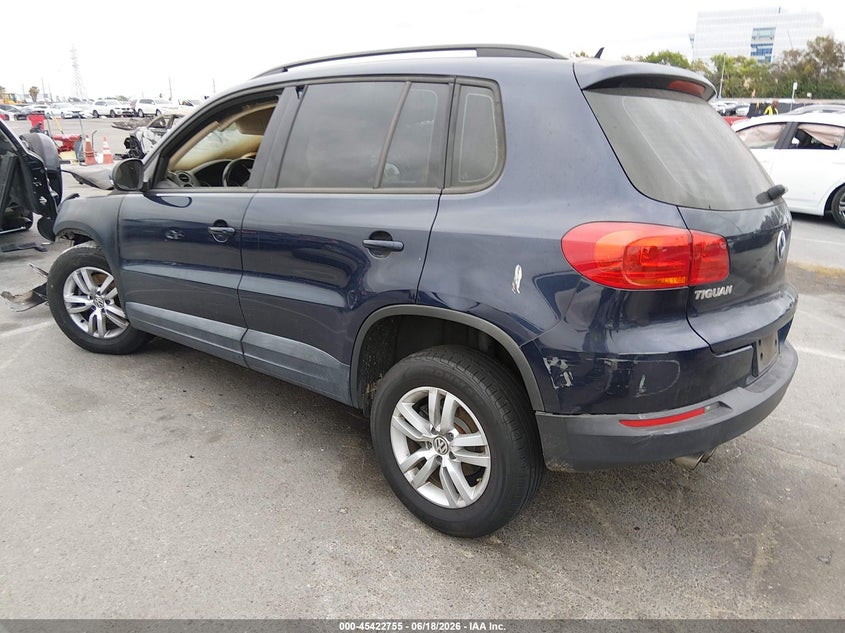 2016 Volkswagen Tiguan VIN WVGAV7AX2GW565038 IAAI salvage auction — ENGINE BURN, Salvage Title, sold $250 on 2026-08-06 (photo 3)
