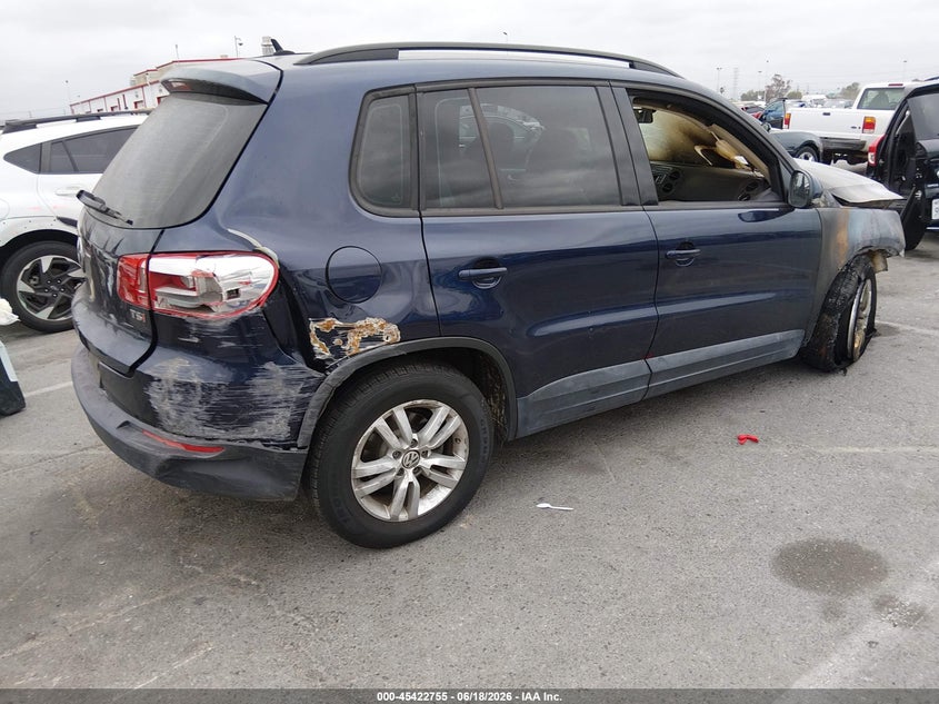 2016 Volkswagen Tiguan VIN WVGAV7AX2GW565038 IAAI salvage auction — ENGINE BURN, Salvage Title, sold $250 on 2026-08-06 (photo 4)
