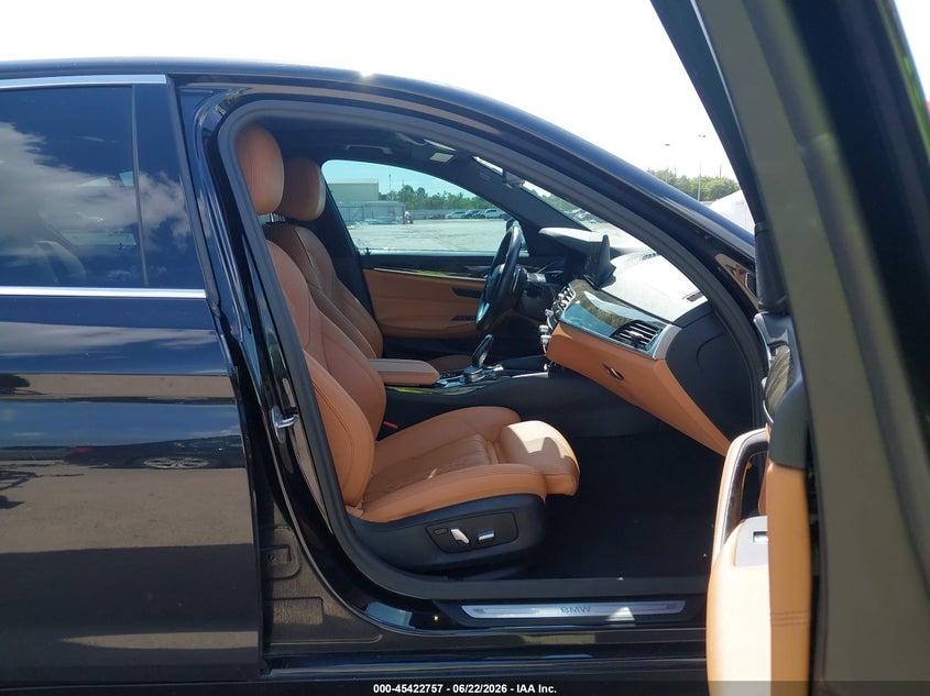 2023 BMW VIN WBA53BH05PCM46549 IAAI salvage auction — UNDERCARRIAGE, Salvage Title, sold $10,400 on 2026-07-30 (photo 5)