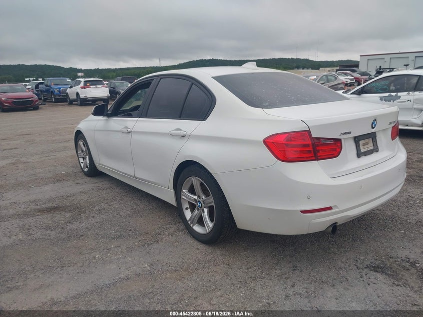 2015 BMW 3er VIN WBA3C3G5XFNS74385 IAAI salvage auction — WATER/FLOOD, Junk (Oklahoma), sold $1,125 on 2026-07-28 (photo 3)