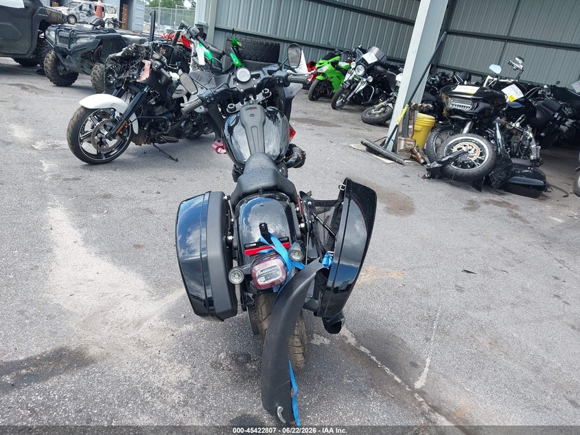 2026 Harley-davidson Fxlrst VIN 1HD1YXA17TB022081 IAAI salvage auction — RIGHT SIDE, Salvage (South Carolina), sold $7,300 on 2026-10-14 (photo 6)
