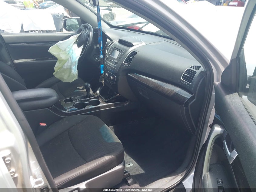 2014 Kia Sorento VIN 5XYKT3A68EG470315 IAAI salvage auction — FRONT & REAR, Salvage Title, sold $375 on 2026-07-22 (photo 5)