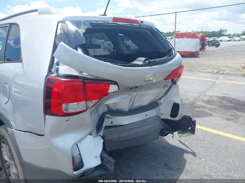 2014 Kia Sorento VIN 5XYKT3A68EG470315 IAAI salvage auction — FRONT & REAR, Salvage Title, sold $375 on 2026-07-22 (photo 6)