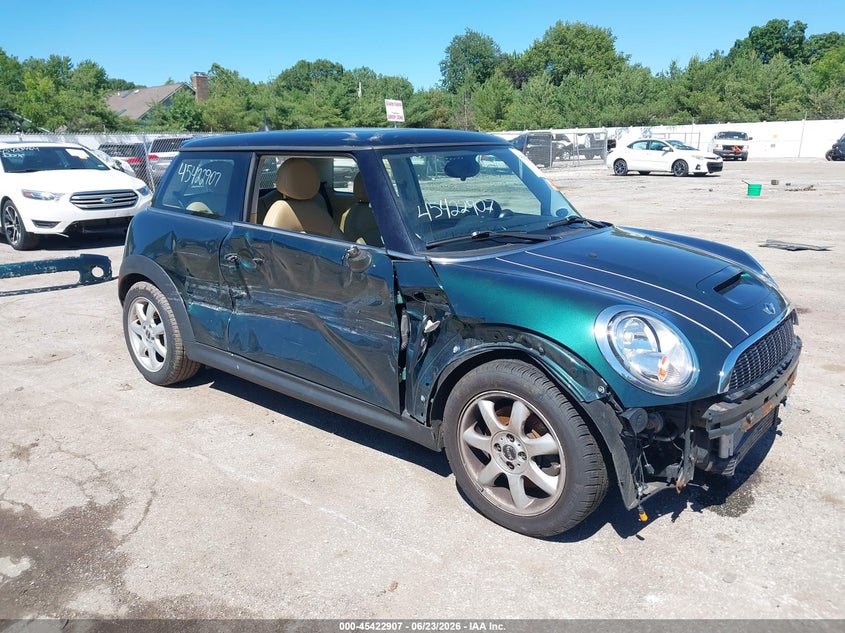 2010 Mini Cooper VIN WMWMF7C59ATW89050 IAAI salvage auction — RIGHT SIDE, Clear (Indiana), sold $1,100 on 2026-08-04 (photo 1)