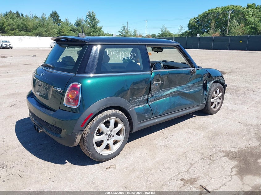 2010 Mini Cooper VIN WMWMF7C59ATW89050 IAAI salvage auction — RIGHT SIDE, Clear (Indiana), sold $1,100 on 2026-08-04 (photo 4)