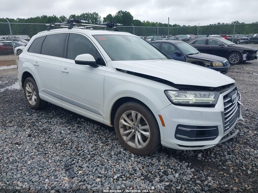 2019 Audi Q7 VIN WA1LAAF78KD042152 IAAI salvage auction — FRONT END, Salvage Title, sold $4,650 on 2026-07-19 (photo 1)