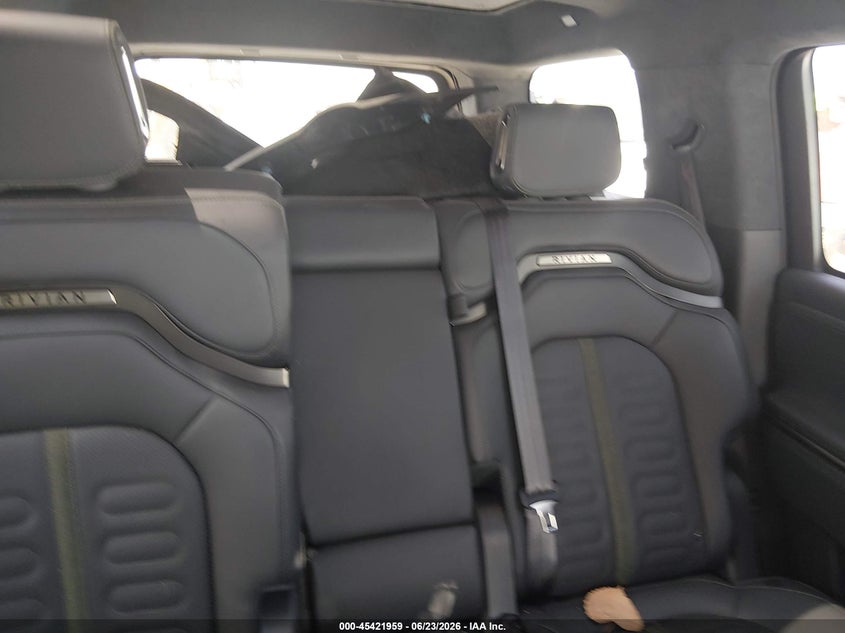 2025 Rivian R1s VIN 7PDSGBBA5SN046704 IAAI salvage auction — FRONT & REAR, Salvage Title, sold $13,200 on 2026-07-23 (photo 8)