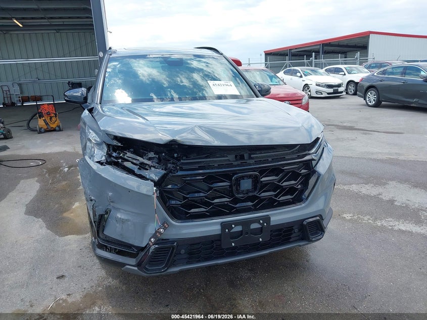 2026 Honda Cr-v VIN 7FARS6H82TE087666 IAAI salvage auction — SIDE, Salvage Title, sold $15,700 on 2026-08-01 (photo 6)