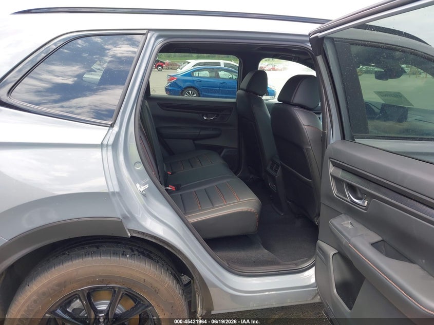 2026 Honda Cr-v VIN 7FARS6H82TE087666 IAAI salvage auction — SIDE, Salvage Title, sold $15,700 on 2026-08-01 (photo 8)