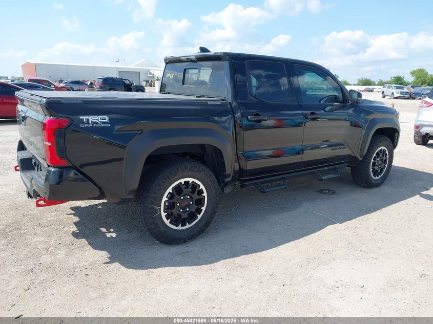 2025 Toyota Tacoma VIN 3TMLB5JN9SM174535 IAAI salvage auction — Side, Original (Texas), sold $22,900 on 2026-08-27 (photo 4)