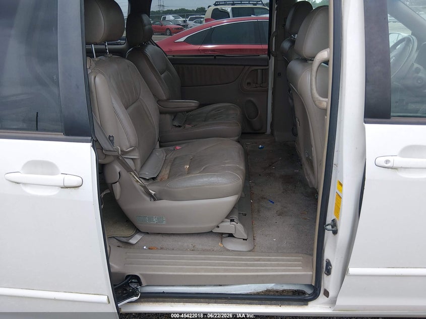 2004 Toyota Sienna VIN 5TDZA22C54S215867 IAAI salvage auction — NORMAL WEAR, Clear (Louisiana), sold $925 on 2026-07-08 (photo 8)