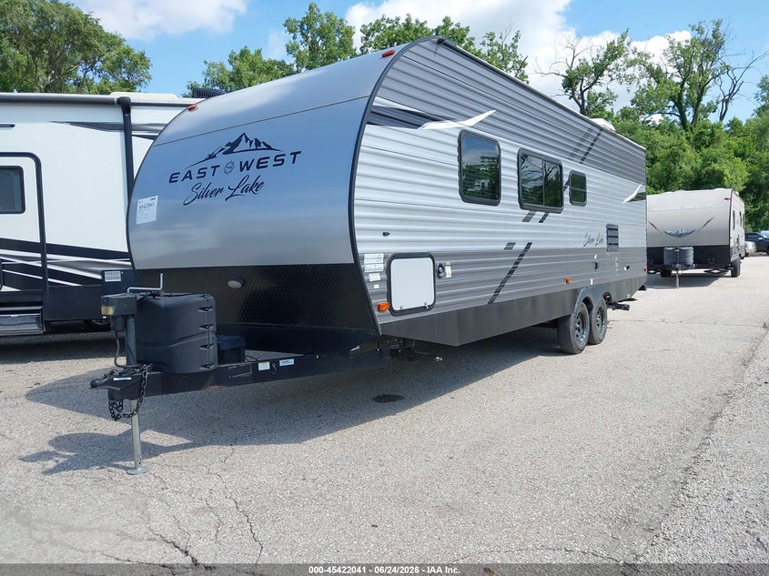 2021 Forest river Travel trailer VIN 5ZT2SKSB8M9004861 IAAI salvage auction — HAIL, Salvage (Kansas), sold $4,850 on 2026-10-07 (photo 2)