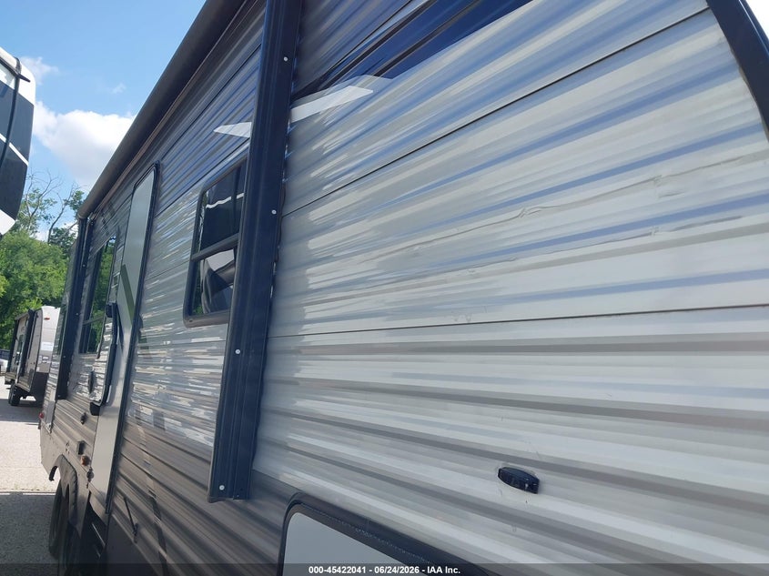 2021 Forest river Travel trailer VIN 5ZT2SKSB8M9004861 IAAI salvage auction — HAIL, Salvage (Kansas), sold $4,850 on 2026-10-07 (photo 6)