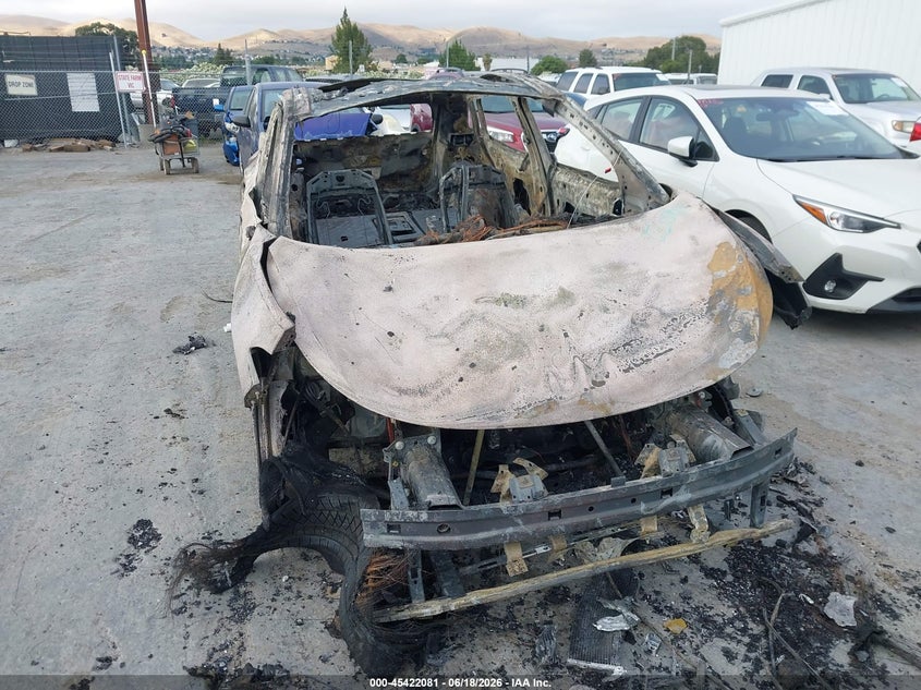 2022 Volkswagen Id.4 VIN WVGUNPE29NP041775 IAAI salvage auction — TOTAL BURN, Non-Repairable (California), sold $100 on 2026-07-09 (photo 6)