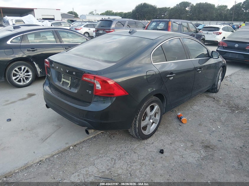 2013 Volvo S60 VIN YV1612FS7D2210174 IAAI salvage auction — HAIL, Nrc Lienholder Repossession Paperwork (Texas), sold $725 on 2026-08-04 (photo 4)