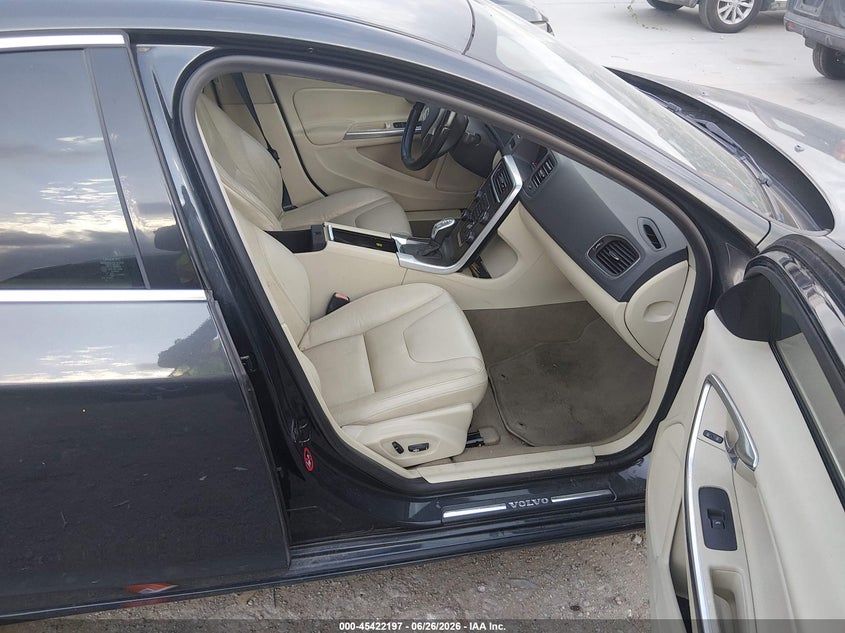 2013 Volvo S60 VIN YV1612FS7D2210174 IAAI salvage auction — HAIL, Nrc Lienholder Repossession Paperwork (Texas), sold $725 on 2026-08-04 (photo 5)