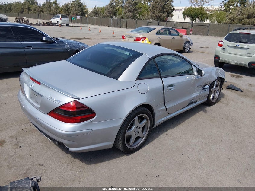 2003 Mercedes-benz Sl-klasse amg VIN WDBSK74FX3F037129 IAAI salvage auction — SIDE, Salvage (California), sold $7,875 on 2026-08-17 (photo 4)
