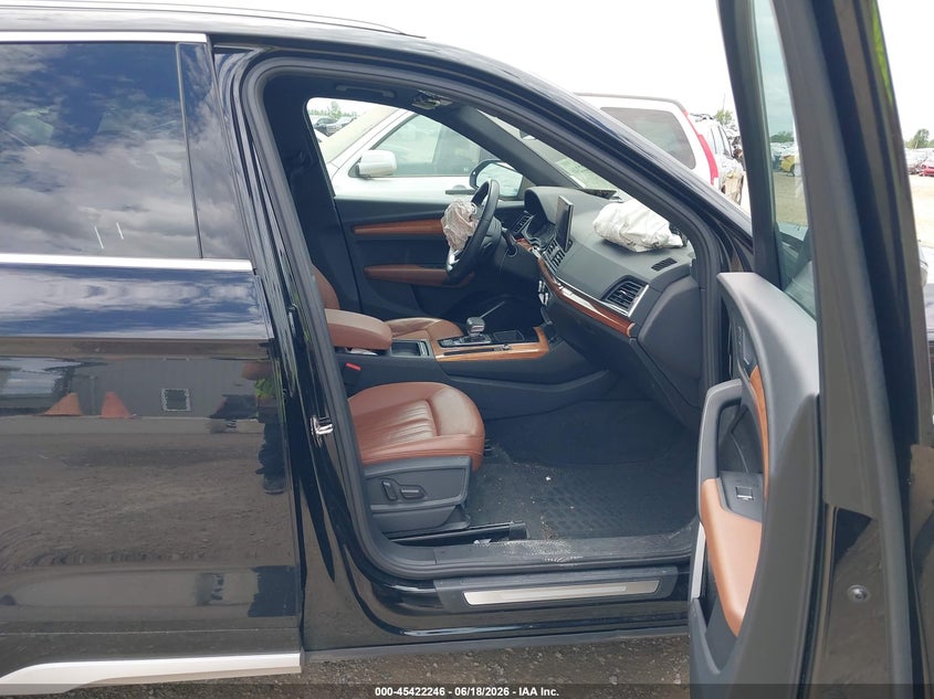 2021 Audi Q5 VIN WA1AAAFY0M2090338 IAAI salvage auction — FRONT END, Salvage Title, sold $7,100 on 2026-07-26 (photo 5)