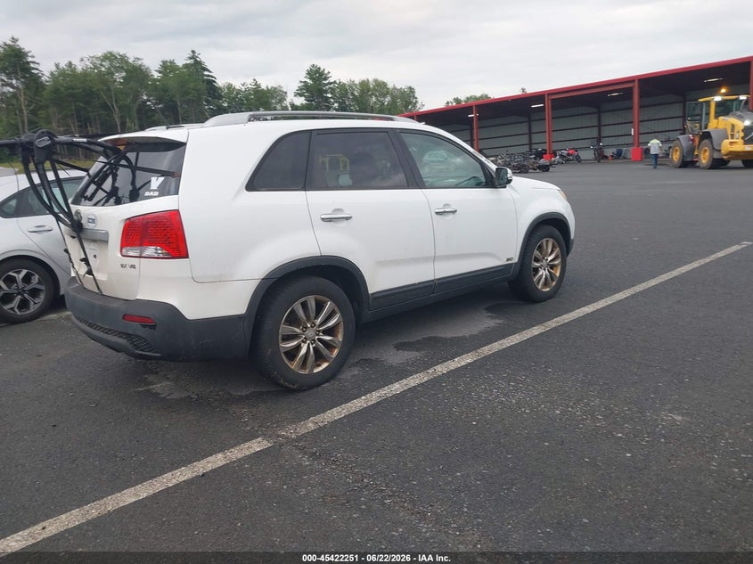 2011 Kia Sorento VIN 5XYKUDA2XBG036666 IAAI salvage auction — NORMAL WEAR, Clear (New York), sold $575 on 2026-07-23 (photo 4)